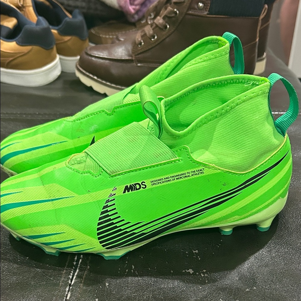 Nike Kids Neon Green Soccer Cleats